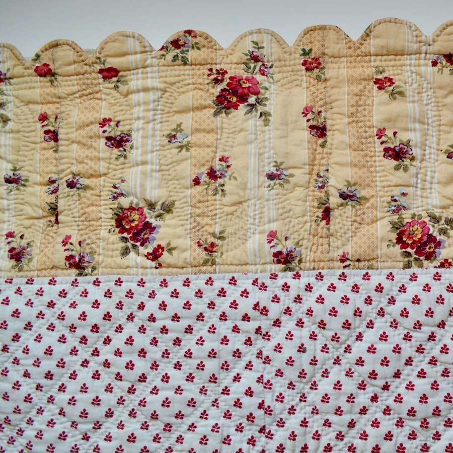 Pretty Scallop Edged Quilt French 19th Century