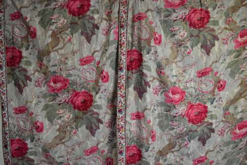 Pair of Roses Cotton Bed Curtains