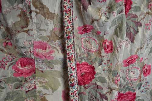 Pair of Roses Cotton Bed Curtains
