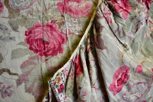 Pair of Roses Cotton Bed Curtains